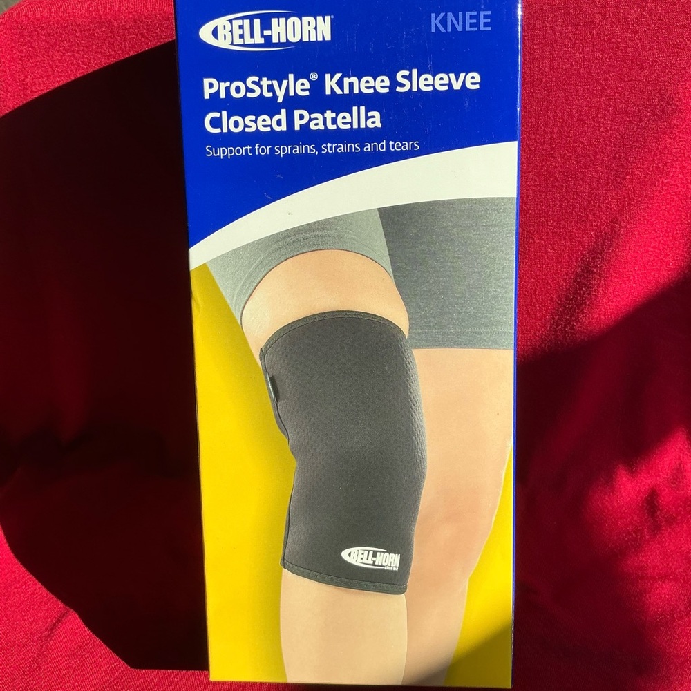 NIB Bell-Horn Prostyle Knee Brace/Knee Sleeve Closed Patella 203 Size Medium